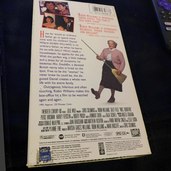 Fox "Mrs. Doubtfire" VHS Movie - Picture 3 of 3